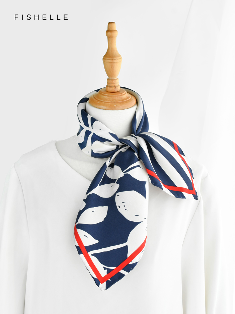 Blue white striped flower prin - Silk Tie Striped recensie en prijs