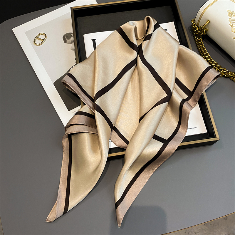 100% Real Silk Scarf New 70CM  - Scarf Silk Square recensie en prijs