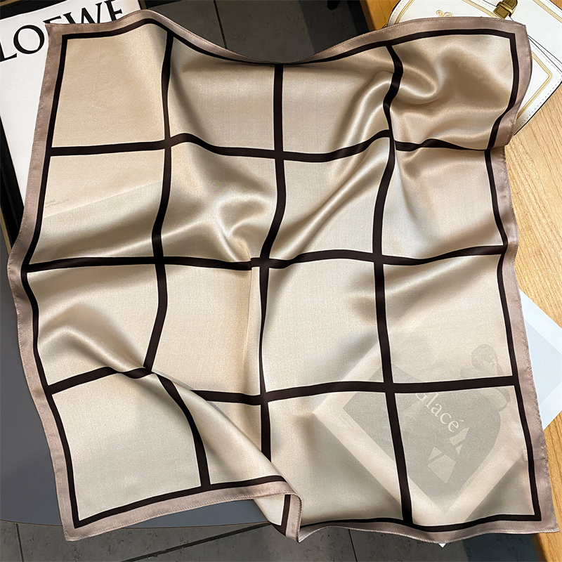100% Real Silk Scarf New 70CM  - Scarf Silk Square recensie en prijs